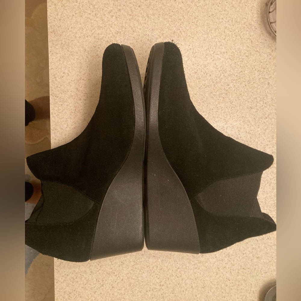 Crocs black suede wedge boots - Picture 5 of 5
